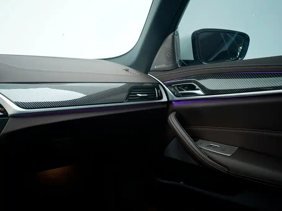 BMW 5 Series New Energy — миниатюра 17