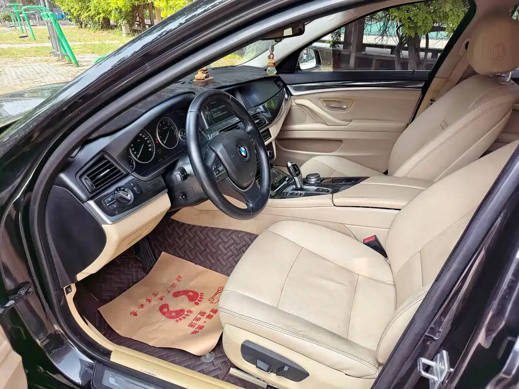 BMW 5 Series — миниатюра 13