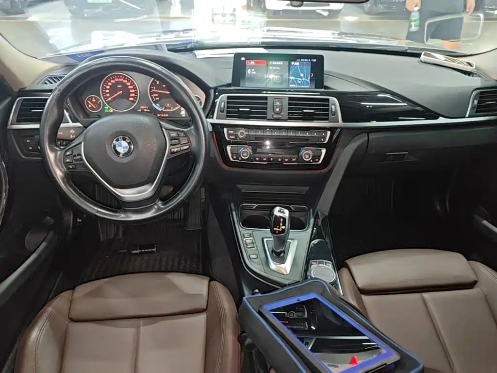 BMW 3 Series — миниатюра 10