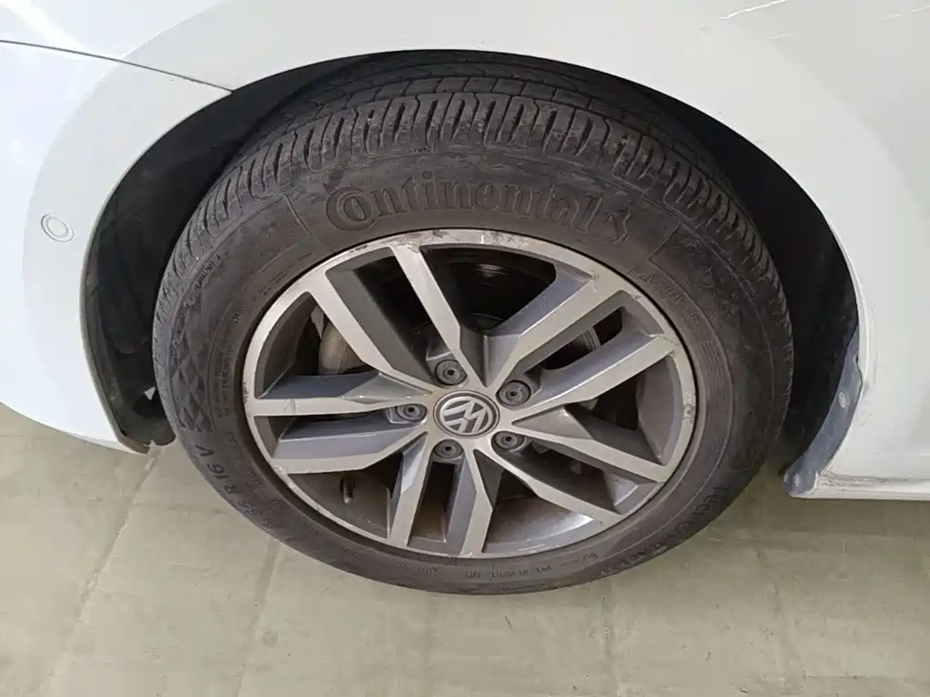 Volkswagen Golf — миниатюра 23