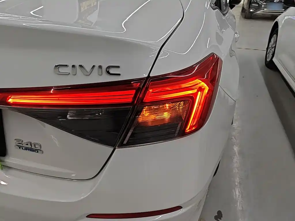 Honda Civic — миниатюра 8