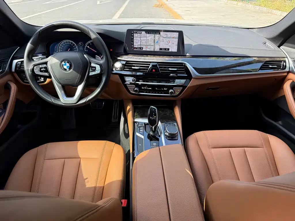 BMW 5 Series — миниатюра 17
