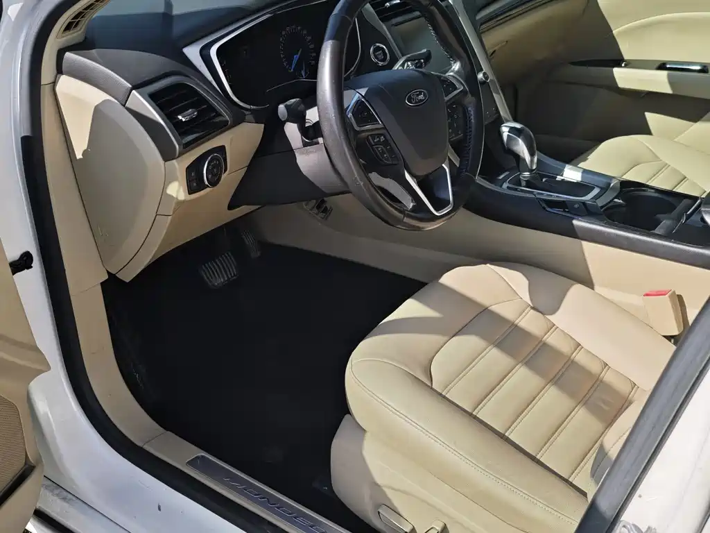 Ford Mondeo — миниатюра 6
