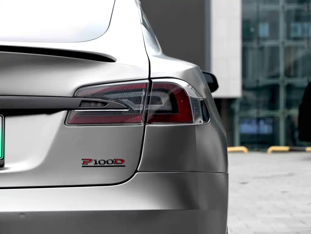 Tesla Model S — миниатюра 14