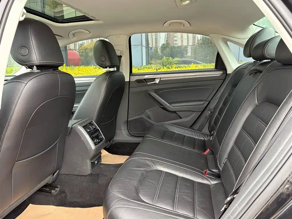 Volkswagen Passat 2017 330TSI DSG