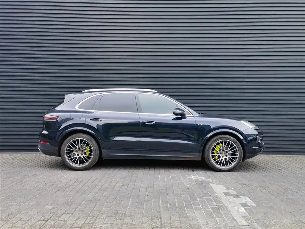 Porsche Cayenne Hybrid — миниатюра 8