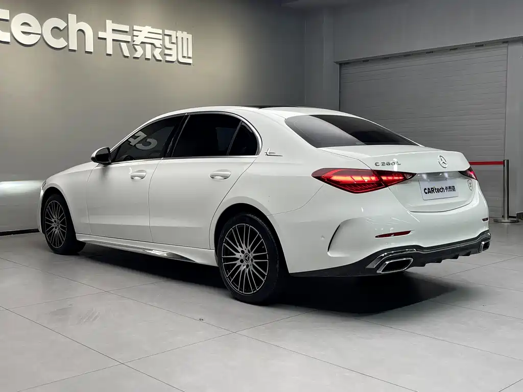 Mercedes-Benz C-Class — миниатюра 6