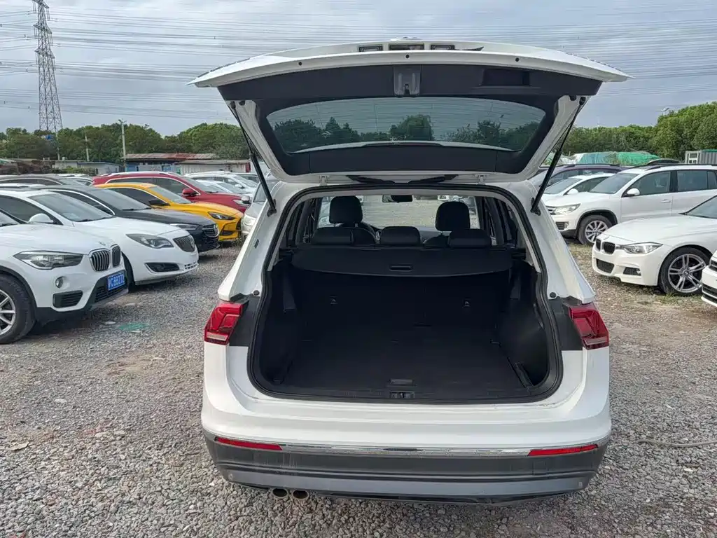 Volkswagen Tiguan L — миниатюра 8