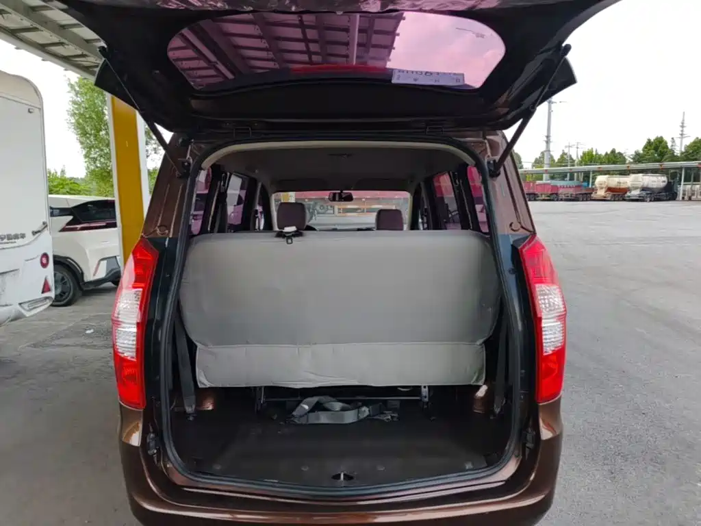 Wuling Hongguang — миниатюра 19