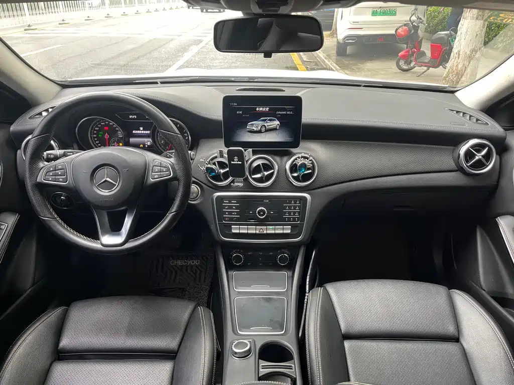 Mercedes-Benz GLA — миниатюра 9