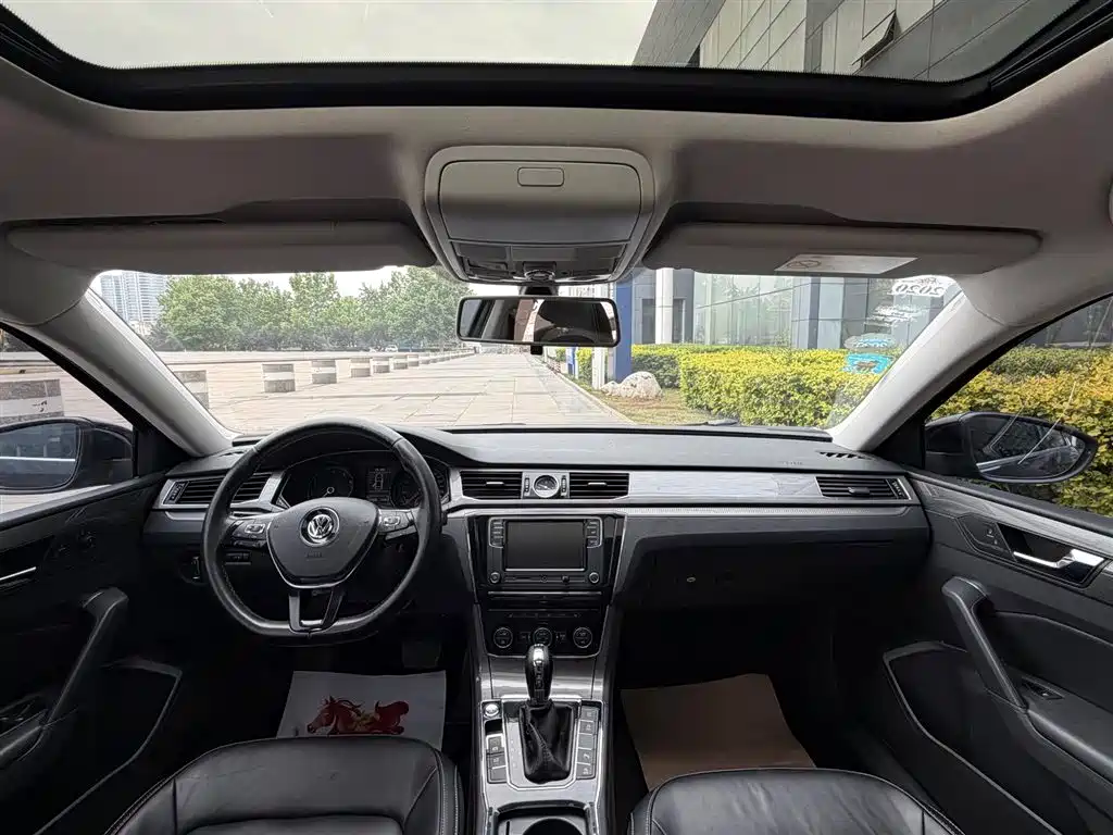 Volkswagen Passat 2017 330TSI DSG