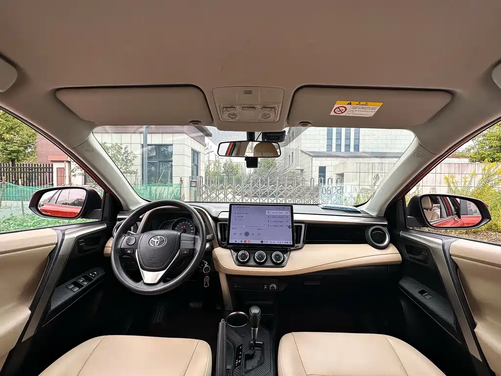 Toyota RAV4 — миниатюра 6