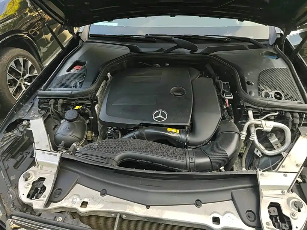 Mercedes-Benz E-Class — миниатюра 25