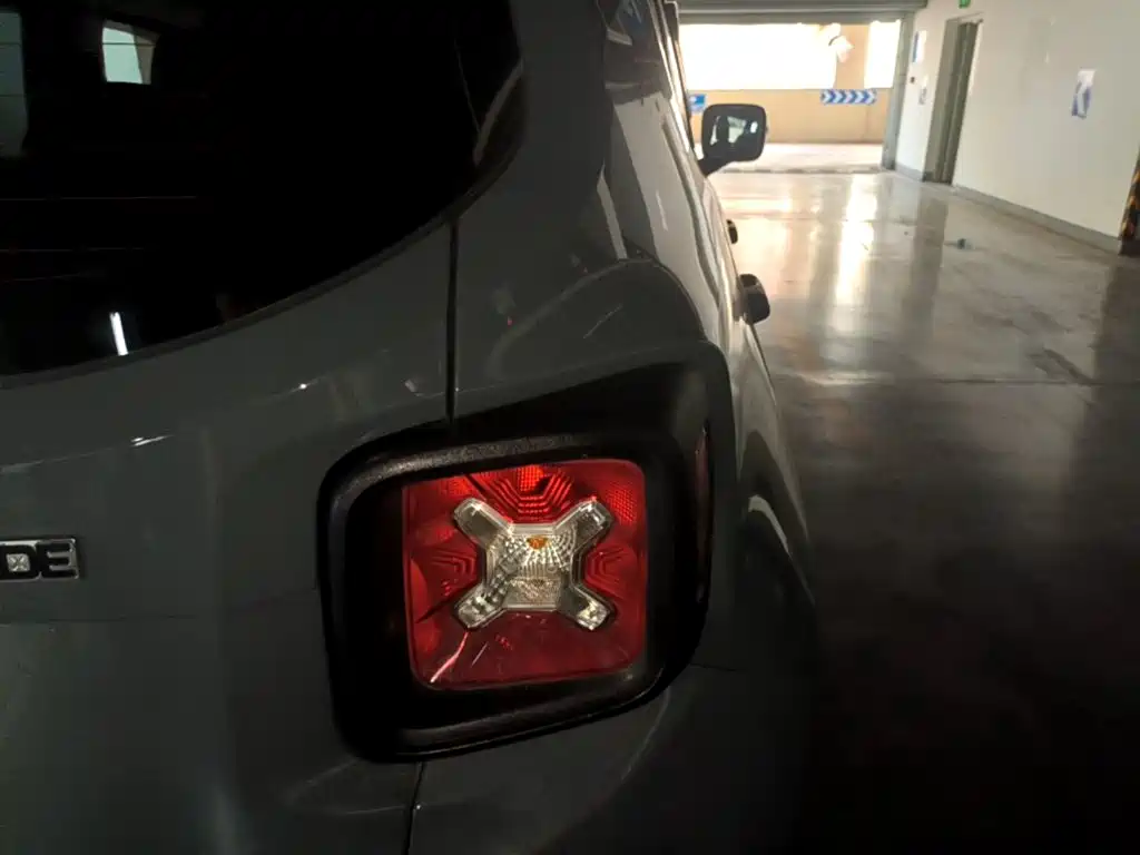 Jeep Renegade — миниатюра 8