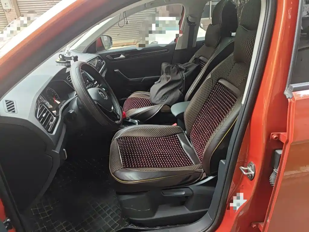 Volkswagen T-Roc — миниатюра 11