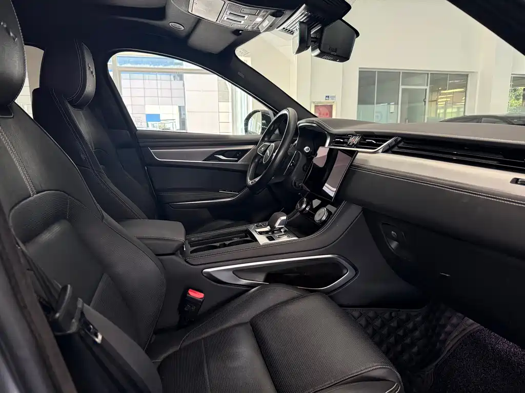 Jaguar F-PACE — миниатюра 9