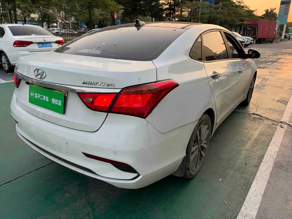 Hyundai Mistra — миниатюра 4