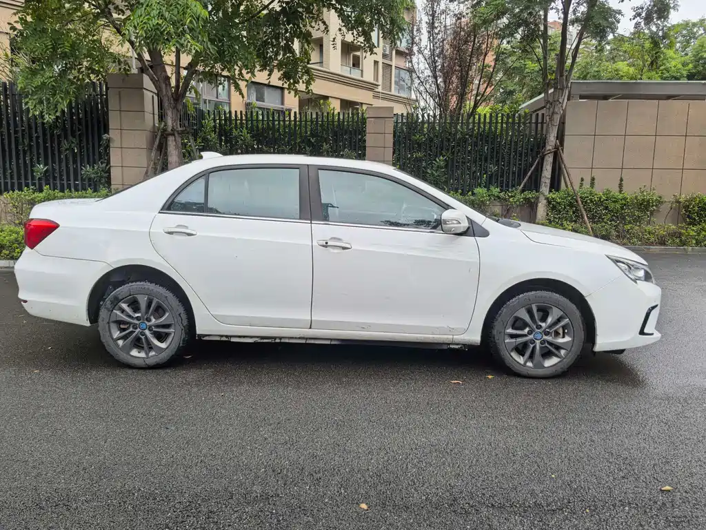 BYD Qin NEV — миниатюра 10