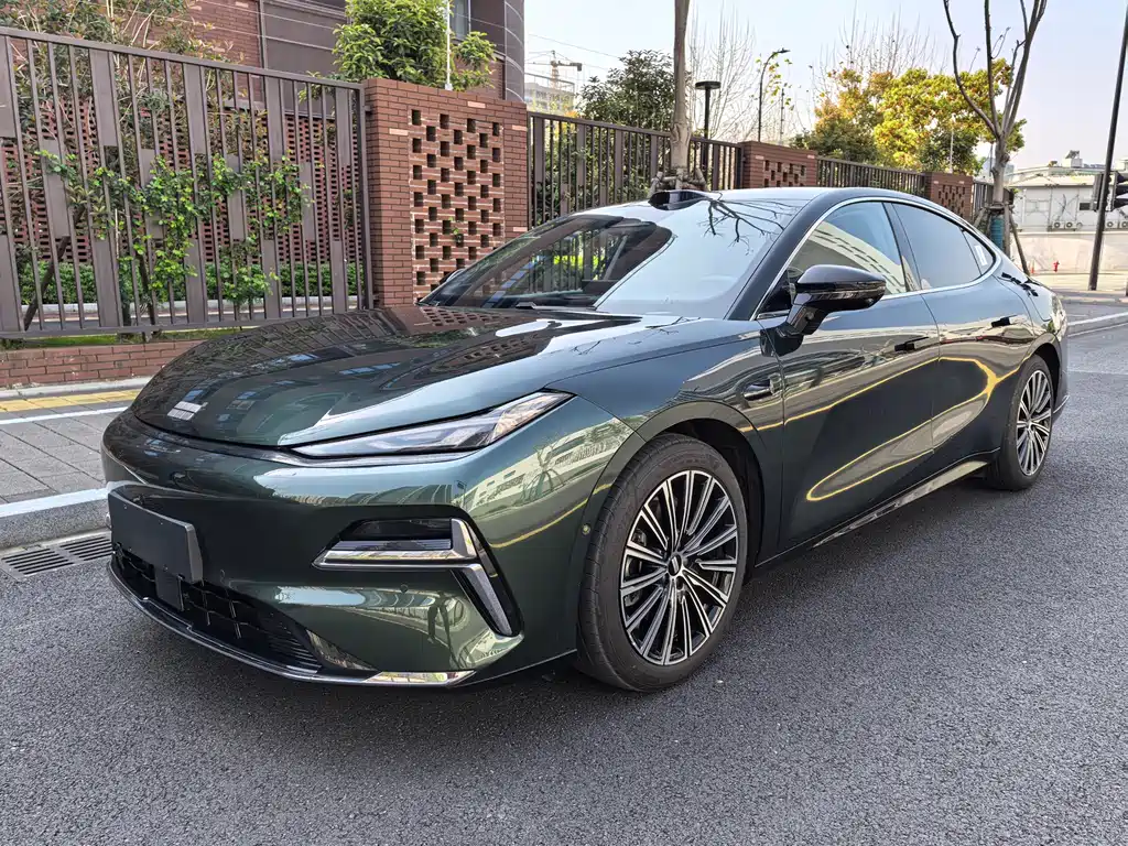 Geely Galaxy Star Shine 8 2025 130km EM-P Star Ship Edition