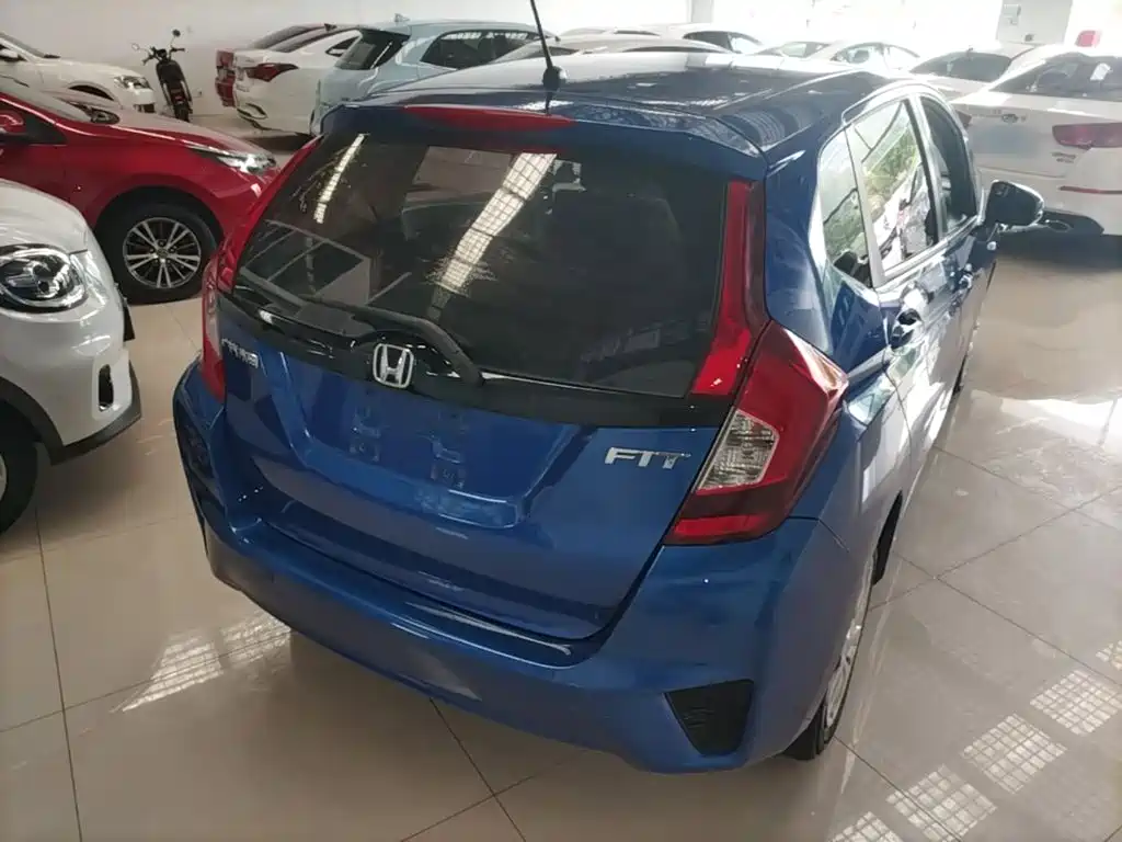 Honda Fit — миниатюра 7