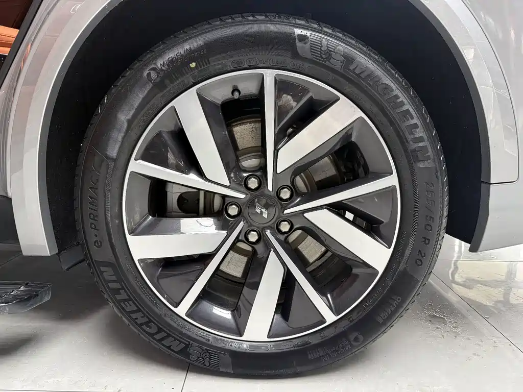 Li Auto Li L8 — миниатюра 17