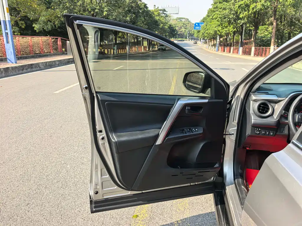 TOYOTA RAV4 RONGFANG