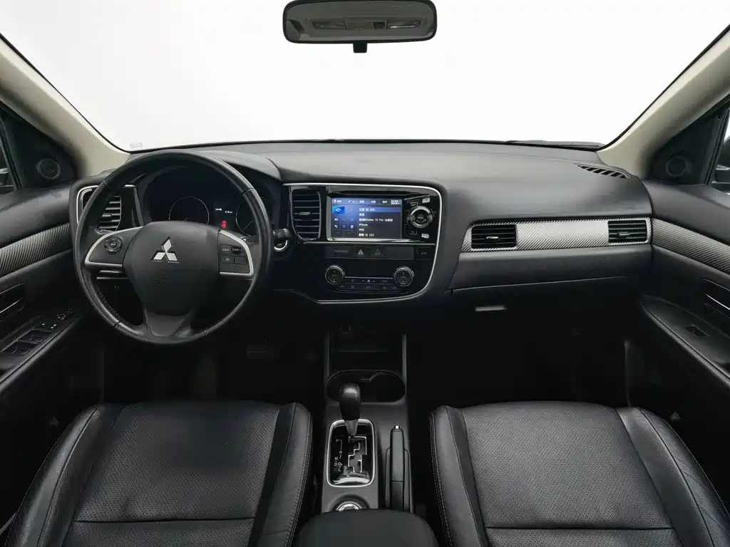 Mitsubishi Outlander (Import) — миниатюра 5