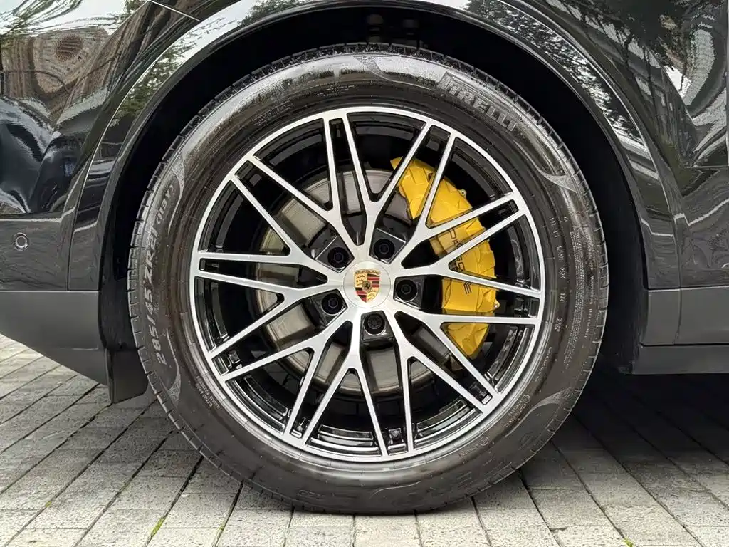 Porsche Cayenne — миниатюра 11