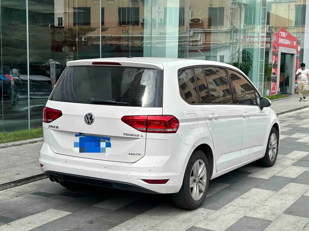 Volkswagen Touran — миниатюра 4