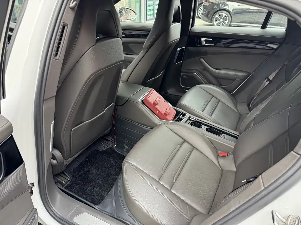 Porsche Panamera Hybrid — миниатюра 9