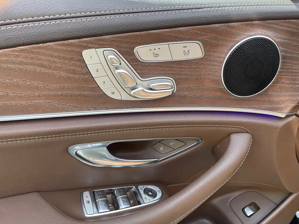 Mercedes-Benz E-Class — миниатюра 4
