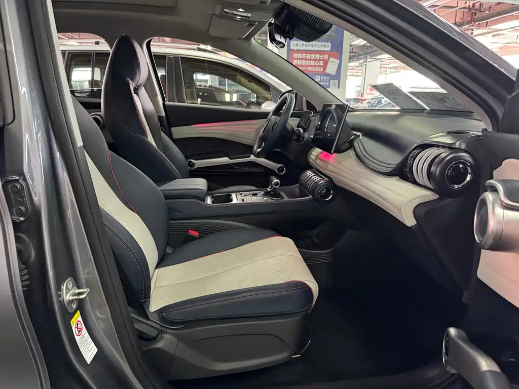 BYD Yuan Plus — миниатюра 11