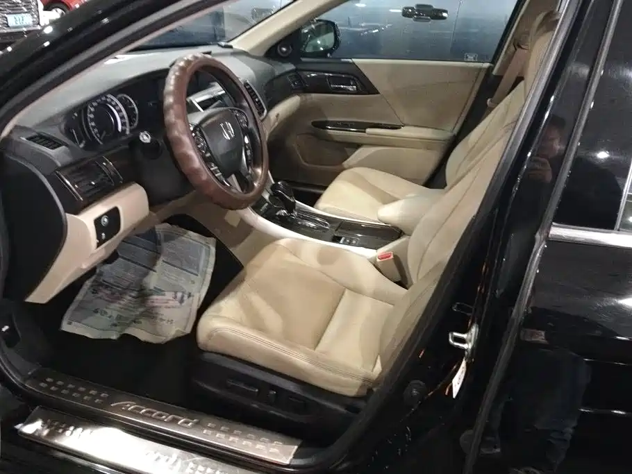Honda Accord — миниатюра 9