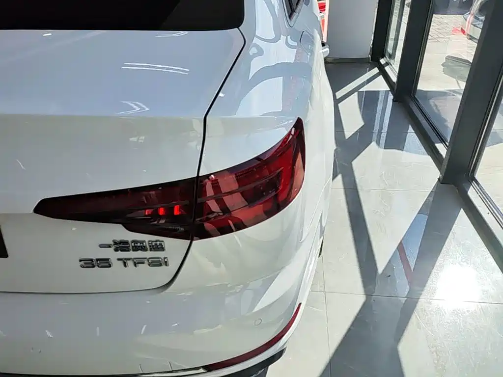 Audi A4L — миниатюра 24