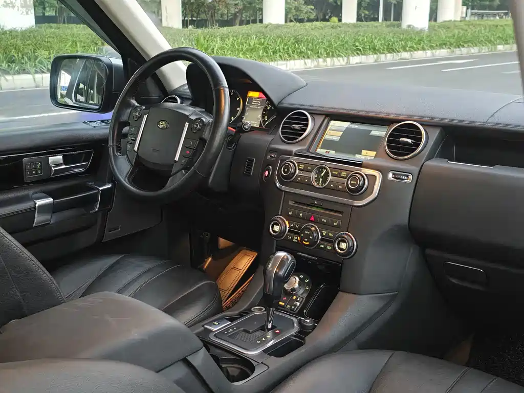 Land Rover Discovery — миниатюра 9