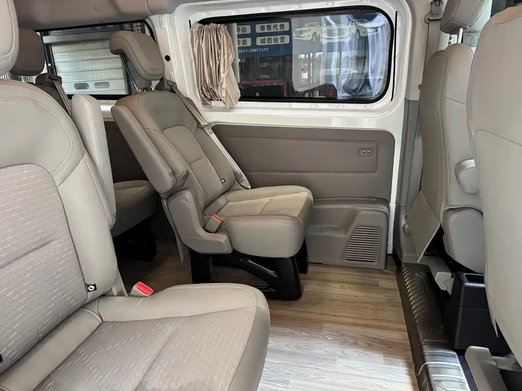 Ford Transit — миниатюра 7