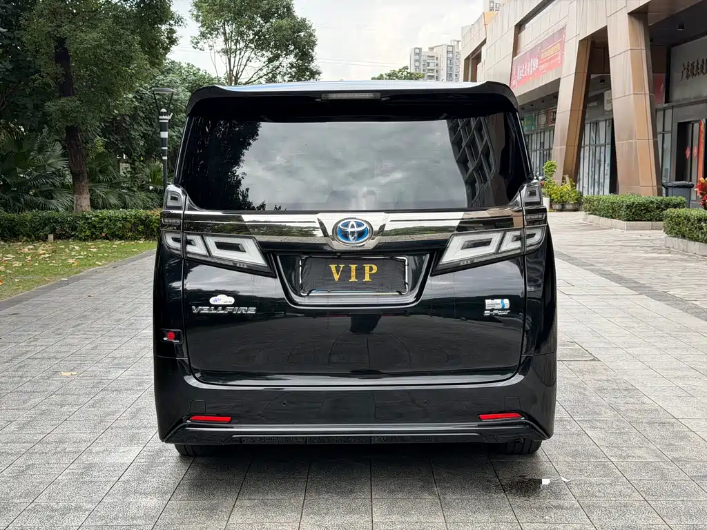 Toyota Vellfire — миниатюра 18