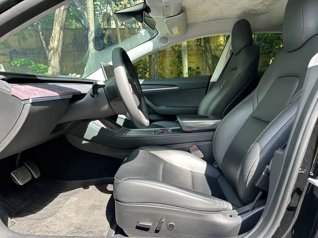 Tesla Model 3 — миниатюра 7