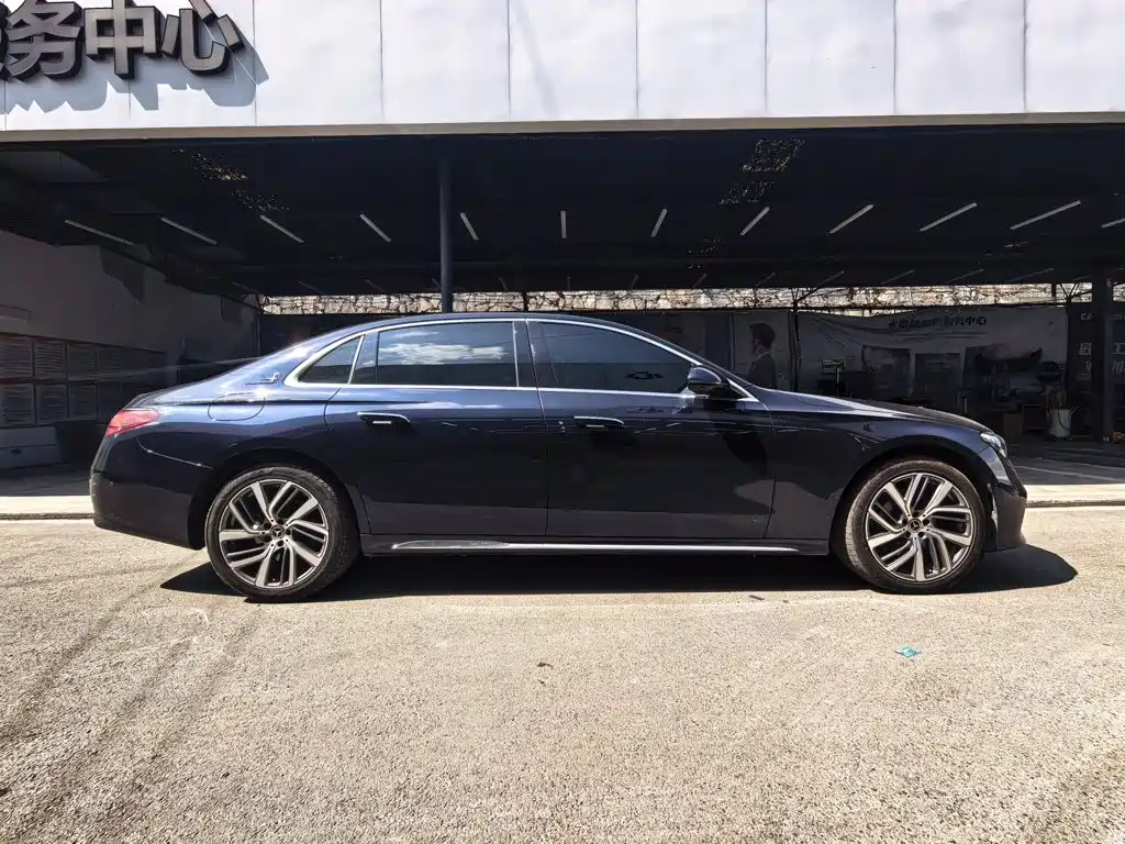 Mercedes-Benz E-Class — миниатюра 3