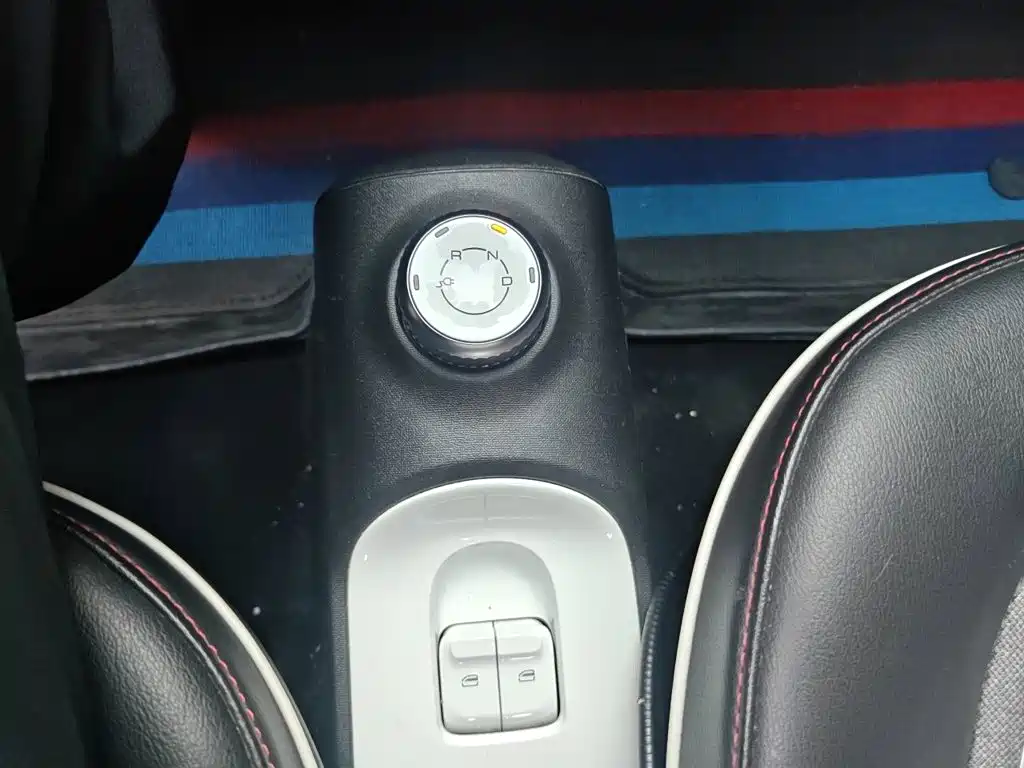 Wuling MINIEV — миниатюра 10