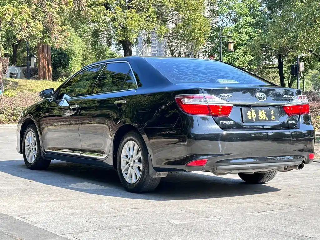 Toyota Camry — миниатюра 6