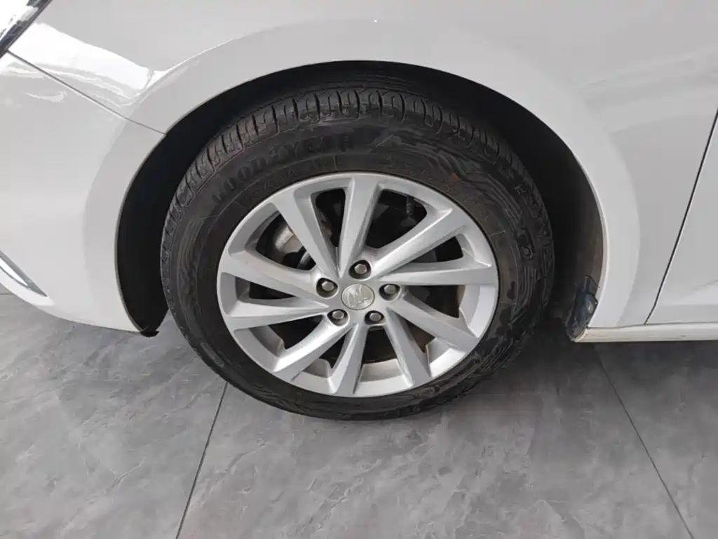 Buick Verano — миниатюра 23