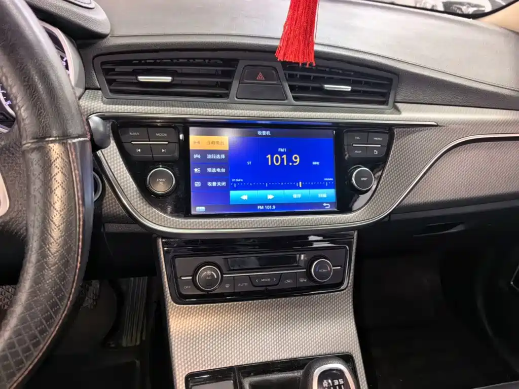 Geely Emgrand GS — миниатюра 13