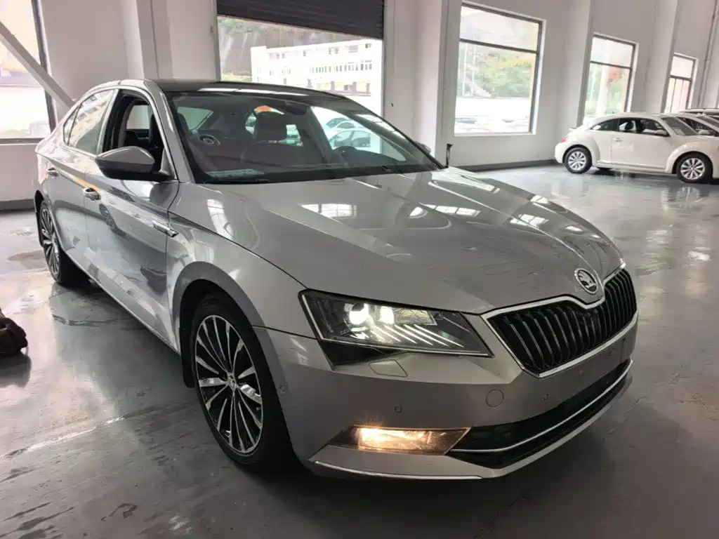 Skoda Superb — миниатюра 22