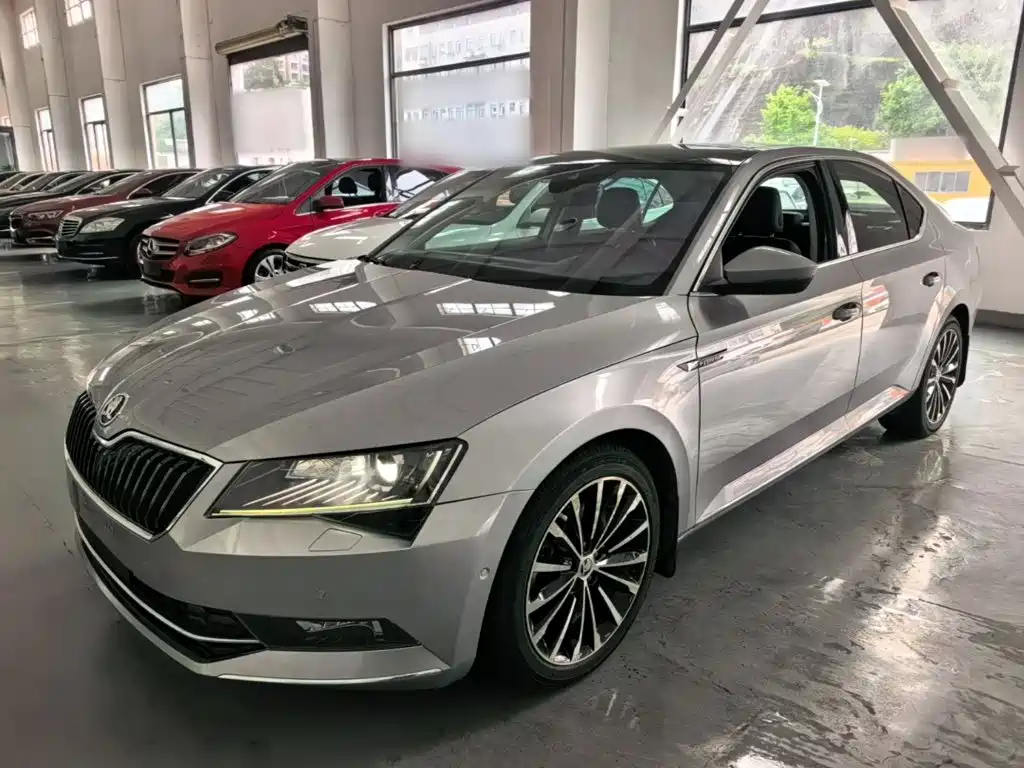 Skoda Superb — миниатюра 2