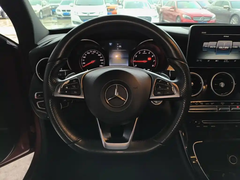 Mercedes-Benz C-Class — миниатюра 11