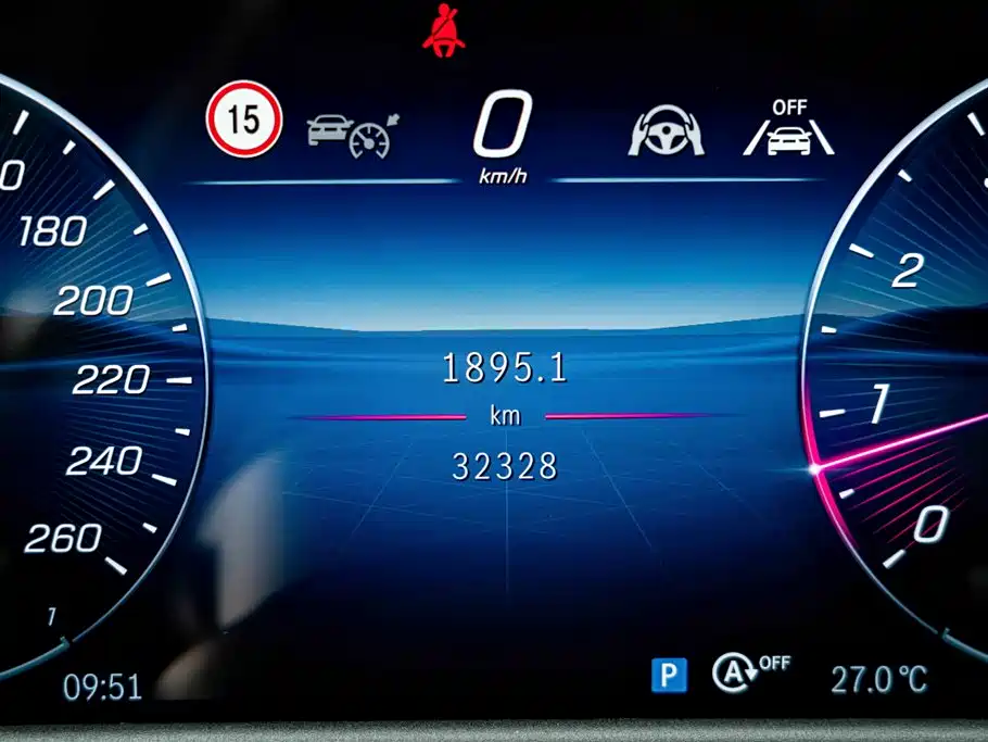 Mercedes-Benz E-Class — миниатюра 10