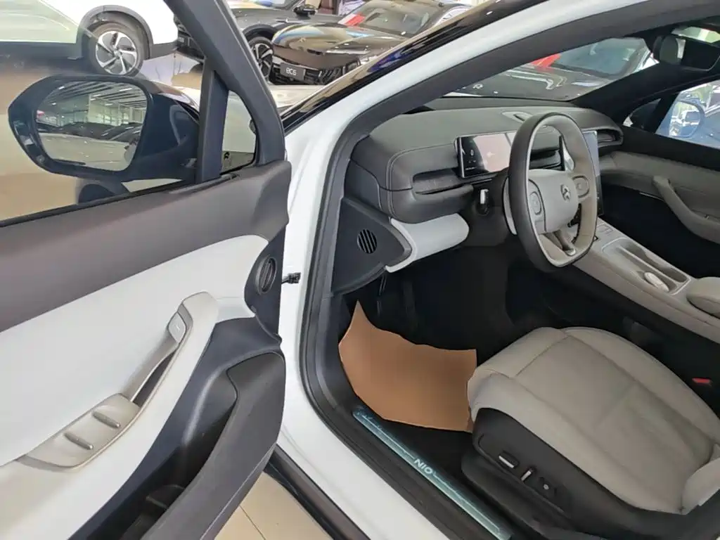NIO ES6 — миниатюра 12
