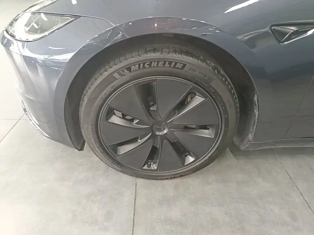 Tesla Model 3 — миниатюра 23