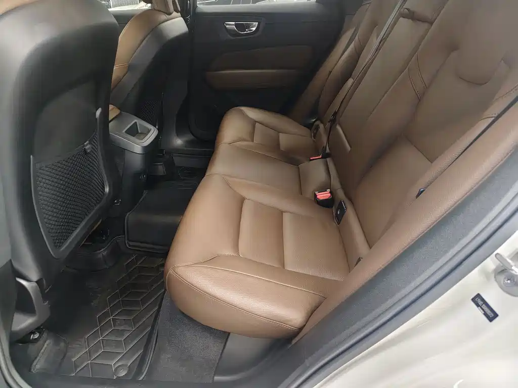 Volvo XC60 — миниатюра 6